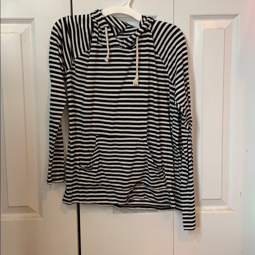 Black and White Striped Long Sleeve T-Shirt (M)